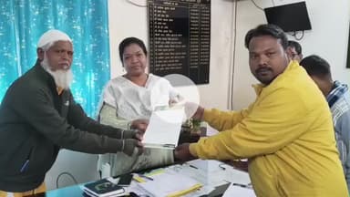 लोहरदगा: वार्ड 10 की आंगनबाड़ी सेविका पर भ्रष्टाचार के आरोप, प्रमाण पत्र पर हस्ताक्षर के नाम पर वसूली