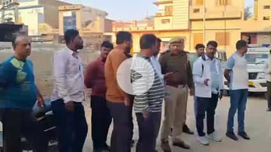 चूरू: वार्ड 58 में दिनदहाड़े बुजुर्ग महिला दुकानदार के गले से सोने की चैन झपटी, बाइक पर आए दो बदमाशों ने की वारदात