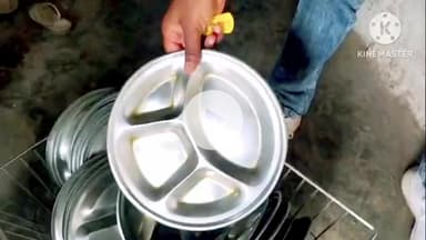 शाहनगर: पुरैना के मासूमों का स्वास्थ्य खतरे में, 2 साल से नाश्ता नहीं, गंदी थालियों में भोजन परोसा जा रहा