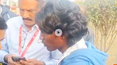 विराट कोहली का फैन मिलने के लिए कूद गया स्टेडियम में पुलिस ने पकड़ा#ranchi #koderma #jharkand #mumbai #delhi #patna