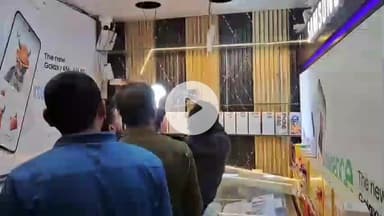 जमुई: टाउन थाना के सामने 25 फीट की दूरी पर बेखौफ चोरों ने मोबाइल दुकान में सेंधमारी कर ₹7 लाख का मोबाइल उड़ाया