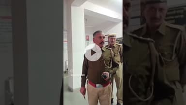 जोधपुर कुड़ी पुलिस थाने में कल वकीलो के साथ हुई घटना को लेकर आक्रोशित वकीलों का धरना प्रदर्शन...