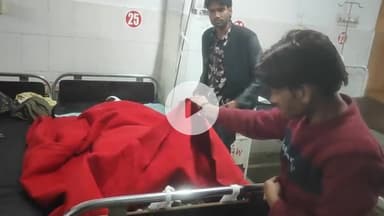 झालरापाटन: खानपुर क्षेत्र के बारापाटी मार्ग पर सड़क दुर्घटना में घायल बाइक सवार का जिला अस्पताल में किया गया उपचार