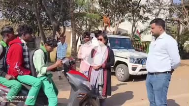 लोहरदगा: लोहरदगा में वाहन जांच, 47 वाहनों पर ₹75 हजार का जुर्माना, हाईवे पर लगेंगे स्पीड कैमरे: डीटीओ जया शंखी मुरमू