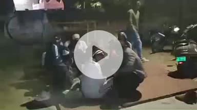 झुंझुनू: झुंझुनू के श्री गोपाल गौशाला पर गौरक्षकों ने अव्यवस्थाओं का आरोप लगाते हुए धरना दिया