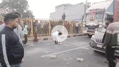 मथुरा: थाना हाईवे क्षेत्र में महिला को कार ने मारी टक्कर, उछलने पर अन्य वाहन ने कुचला, परिजनों ने रोड पर लगाया जाम