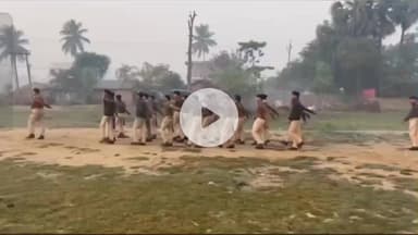 सिंघेश्वर: एसपी के निर्देश पर पुलिस केंद्र सिंहेश्वर में पुलिस कर्मियों में अनुशासन बनाए रखने के लिए किया गया परेड