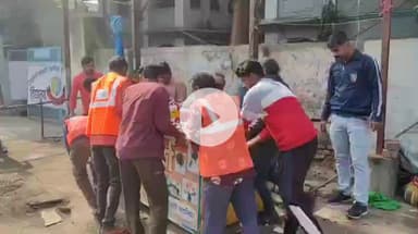 मंदसौर: गांधी चौराहा से घंटाघर तक आदर्श मार्ग पर नगर पालिका और पुलिस ने अतिक्रमण हटाया