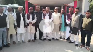 महाराजगंज: कांग्रेसियों ने एसआईआर फार्म को लेकर डीएम को सौंपा ज्ञापन