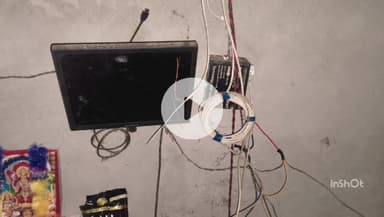 महाराजगंज: करौता गांव में देशी शराब की दुकान से लाखों की चोरी, सीसीटीवी भी तोड़ा गया, चौक पुलिस ने शुरू की जांच