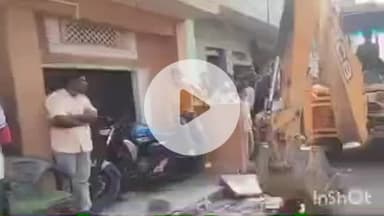 बलरामपुर: नहरबाला गंज रोड पर नगर पालिका द्वारा चलाया गया अतिक्रमण हटाओ अभियान