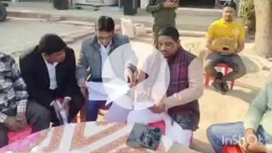 बलरामपुर: सदर विधायक पलटू राम ने एस आई आर अभियान के अंतर्गत लोगों को गणना प्रपत्र भरने के लिए किया प्रेरित