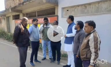 ग्वालियर गिर्द: वार्ड 55 में सफाई व विकास कार्यों का सभापति मनोज तोमर ने किया निरीक्षण, दिए सख्त निर्देश