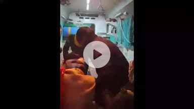 झांसी: सूजवाहा तिराहे पर सड़क हादसे में पति-पत्नी घायल, दो बच्चों को भी मामूली चोटें, मेडिकल कॉलेज में चल रहा इलाज