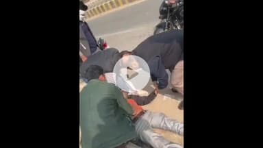 ग्वालियर गिर्द: सड़क पर बेहोश युवक को देखकर थीम रोड पर विधायक ने रुकवाई कार, करवाया प्राथमिक उपचार