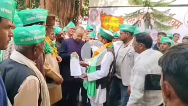 किसानो के शोषण के विरोध में।
In protest against the exploitation of farmers.
@Bhartiya_Kisan_Sangthan 
 #भारतीय_किसान_संगठन 
#राष्ट्रीय_अध्यक्ष
@National_President