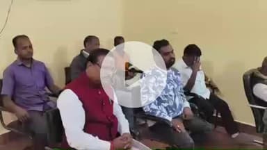 पाकुड़: पाकुड़ को जाम-मुक्त शहर के लक्ष्य पर जिलाप्रशासन सख्त,SDO ने बैठक कर 14 दिसम्बर से अवैध ऑटो-टोटो पर पूर्ण प्रतिबंध #auto