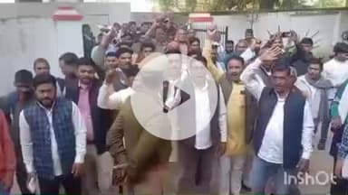 बहराइच: जिला पूर्ति कार्यालय पहुंचे कोटेदारों ने किया प्रदर्शन, लाभांश बढ़ाने की मांग की, जिला पूर्ति अधिकारी को सौंपा ज्ञापन