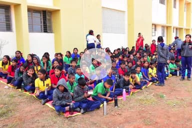 తంగళ్లపల్లి: చదువుతోపాటు ఆటలోను రాణించాలి:రాజన్న సిరిసిల్ల జిల్లా ఇంచార్జి కలెక్టర్ గరిమా అగ్రవాల్