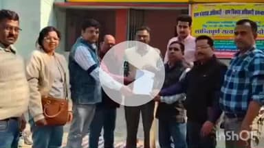 नानपारा: रिसिया विकासखंड में ग्राम विकास अधिकारी संघ ने अपनी मांगों को लेकर सौंपा ज्ञापन