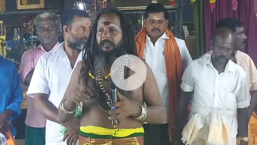 கறம்பக்குடி: செம்பட்டி விடுதி அருகே வீரசோழபுரத்தில் அருவாக்கு சுவாமி ஆலயத்தில் நடந்த குத்து விளக்கு பூஜையில் சாமியாடிய பெண்கள் விடிய விடிய நடைபெற்றது