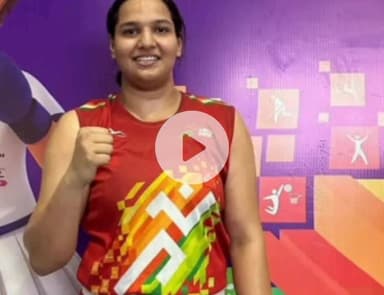 कानपुर: CSJMU की इप्शिता ने जयपुर में हो रहे खेलो इंडिया यूनिवर्सिटी गेम्स में बॉक्सिंग में जीता गोल्ड मेडल, दिखाई प्रतिभा