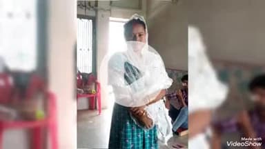 #शिवगढ़ रायबरेली  बीती रात विवाहिता का शव साड़ी से फांसी के फंदे पर लटकता मिला मामला सरैया जांच पड़ताल में जुटी पुलिस