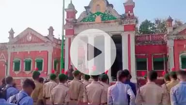 बलरामपुर: एमपीपी इंटर कॉलेज में यातायात पुलिस ने चलाया सड़क सुरक्षा जागरूकता अभियान, छात्रों को सुरक्षित यातायात के गुर सिखाए