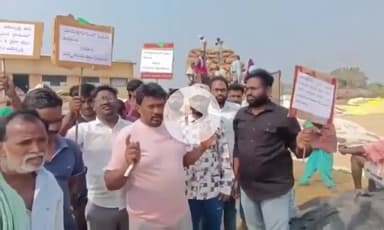 మోతే: మామిళ్లగూడెంలో ఎన్నికలు జరపాలని గ్రామస్థుల ధర్నా