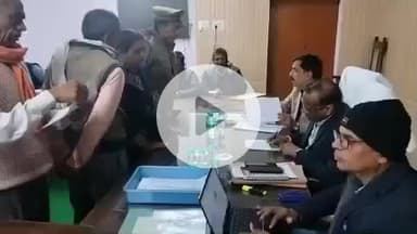 हाथरस: सदर तहसील पर समाधान दिवस में अपर जिला अधिकारी ने विभिन्न शिकायतों के निस्तारण के लिए दिए निर्देश