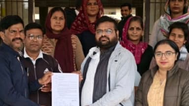 नाथूसरी चौपटा: मांगों को लेकर कर्मचारियों ने चिकित्सा अधिकारी को सौंपा ज्ञापन, सीएम से की शिकायत
