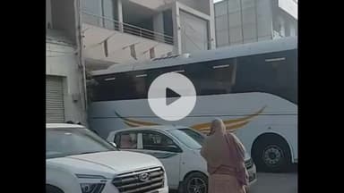 ਆਦਮਪੁਰ: ਆਦਮਪੁਰ ਵਿਖੇ ਇੰਡੀਗੋ ਫਲਾਈਟ ਕੈਂਸਲ ਹੋਣ ਤੇ ਯਾਤਰੀਆਂ ਵਿੱਚ ਦਿਖਿਆ ਰੋਸ਼ ਟੈਕਸੀ ਬੁਕਿੰਗ ਵਧੀ ਔਰ