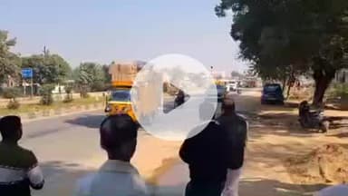 झांसी: मतदाता जागरूकता कार्यक्रम में भाजपा के नवनियुक्त जिलाध्यक्ष रक्सा पहुंचे, ग्रामीणों ने किया स्वागत, विधायक भी रहे मौजूद