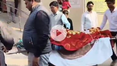 करनैलगंज: दबाव में काम कर रहे BLO नानबच्चा की तबीयत बिगड़ी, किया गया हायर सेंटर रेफर