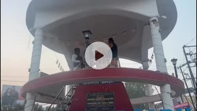 प्रतापगढ़: परिनिर्वाण दिवस पर सिविल लाइन चौराहे पहुंचे भाजपा नेता ने आंबेडकर की मूर्ति पर माल्यार्पण कर दी श्रधांजलि