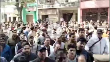 मिर्ज़ापुर: गणेशगंज के सोनी धर्मशाला में सोनार समाज की बैठक में नगर विधायक रत्नाकर मिश्र ने गणेशगंज की घटना को लेकर दिया बयान