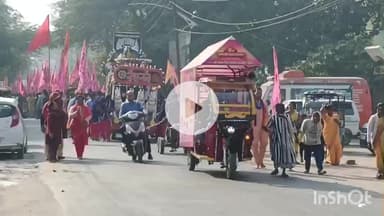 हरदोई: बाबा श्याम की भव्य निशान यात्रा वेणी माधव स्कूल से निकाली गई, जिला पंचायत अध्यक्ष सहित लोग हुए शामिल