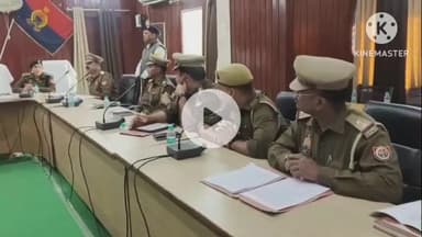 मैनपुरी: जनपद में हो रहे एक्सीडेंट पर रोक लगाने के लिए सीओ यातायात ने सभी थाना पुलिस कर्मियों के साथ की बैठक