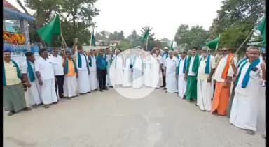 சீர்காழி: காவல் நிலையம் முன்பு விவசாய சங்க தலைவர் பி ஆர் பாண்டியனுக்கு 13 ஆண்டு சிறிதண்டனை விதித்த தீர்ப்பை கண்டித்து விவசாயிகள் போராட்டம்