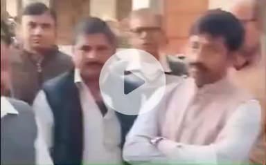 करछना: नैनी में एसआईआर फॉर्म भरवाने में लापरवाही से नाराज कैबिनेट मंत्री ने बीएलओ व कार्यकर्ताओं को लगाई फटकार