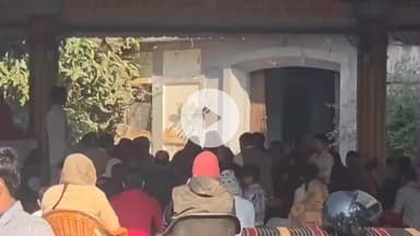 मथुरा: मथुरा में विश्व हिंदू परिषद एवं बजरंग दल की शौर्य यात्रा से पहले रविवार को शहर में हुआ हाई अलर्ट हवन