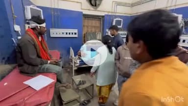 नवादा: फतेहपुर और माखर के बीच एक बस पलटी, एक दर्जन लोग अस्पताल पहुंचे, बस में थे 45 यात्री