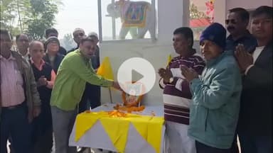 गया टाउन सीडी ब्लॉक: गया में बोधि दिवस पर भाजपा नेता व कार्यकर्ताओं ने भगवान बुद्ध के चित्र पर किया माल्यार्पण