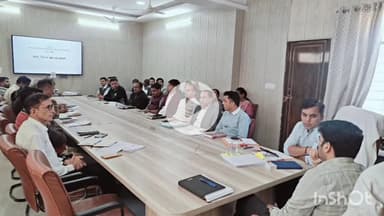 सलूम्बर: सलूंबर में फ़्लैगशिप योजनाओं की विभागवार समीक्षा बैठक आयोजित