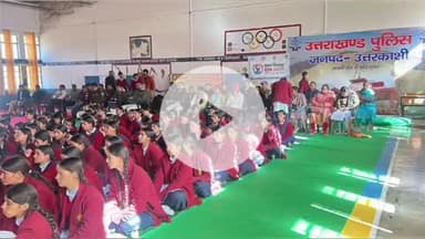 पुरोला: पुलिस ने पुरोला में शिविर लगाकर बालिकाओं को आत्मनिर्भरता के प्रति जागरूक किया