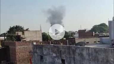 दतिया नगर: पुरानी हाऊसिंगल बोर्ड कॉलोनी में गोदाम में आग, दो किमी दूर तक दिखा धुआं, शॉर्ट सर्किट से हादसा