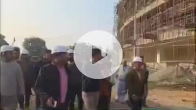 बलरामपुर: डीएम ने निर्माणाधीन मां पाटेश्वरी राज्य विश्वविद्यालय का निरीक्षण किया, श्रमिक बढ़ाकर कार्य में तेजी लाने के दिए निर्देश