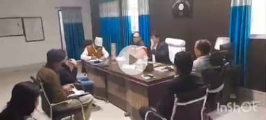 गढ़वा: एसडीएम की समीक्षा बैठक: अवैध गतिविधियों पर सख्त कार्रवाई और बेहतर समन्वय का निर्देश
