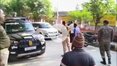 छिबरामऊ: 100 शैय्या अस्पताल में साइकिल चोरी करते हुए एक युवक को स्थानीय लोगों ने पकड़ा, पुलिस के हवाले किया