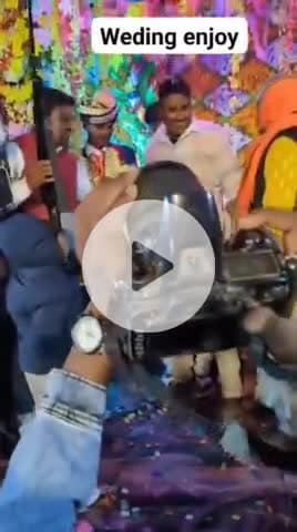 गोपालगंज: निमुईया पंचायत के मुखिया पुत्र का शादी समारोह मे हर्ष फायरिंग का विडिओ वायरल मांझा थाना मे प्राथमिकी दर्ज